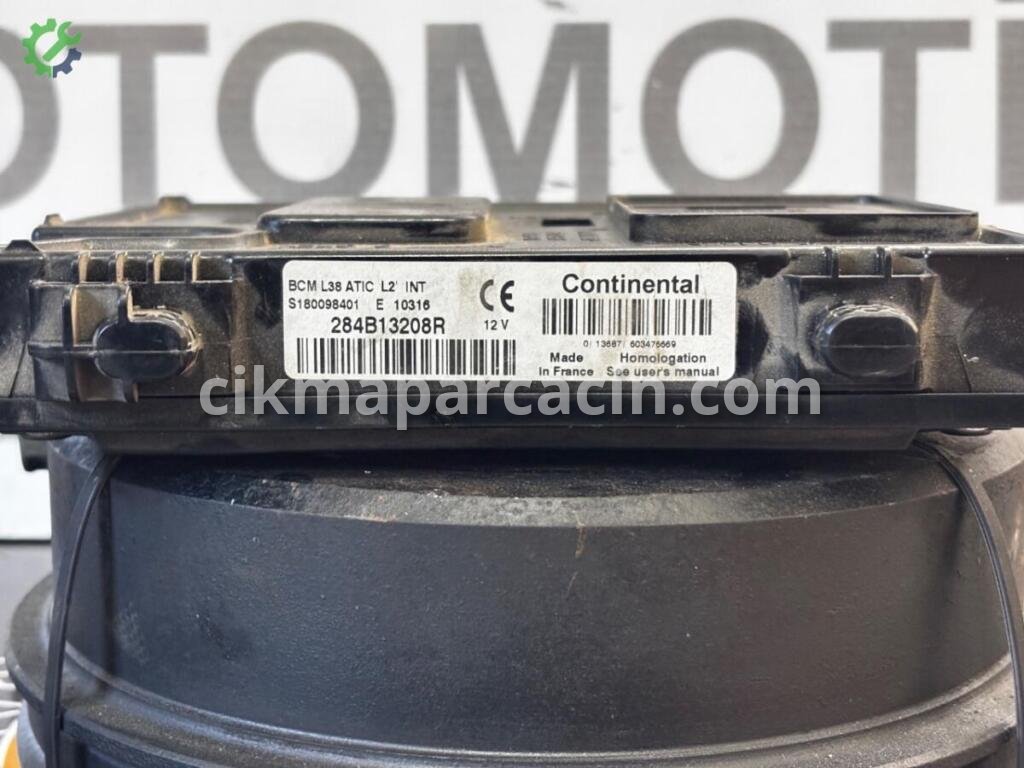 Renault Fluence UCH Beyni L38284B13208R çıkma parça