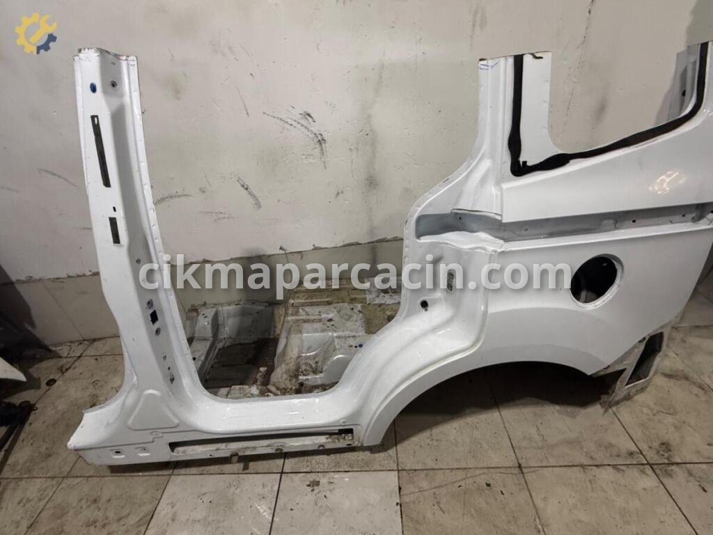 Ford Courier Sol Arka Çamurluk çıkma parça