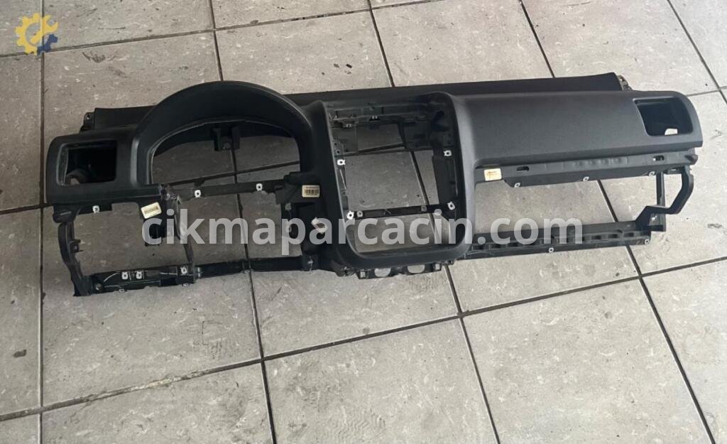 Volkswagen Jetta Göğüs JETTAGOLF520062011 çıkma parça