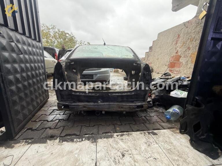 Hyundai Accent Komple Arka çıkma parça