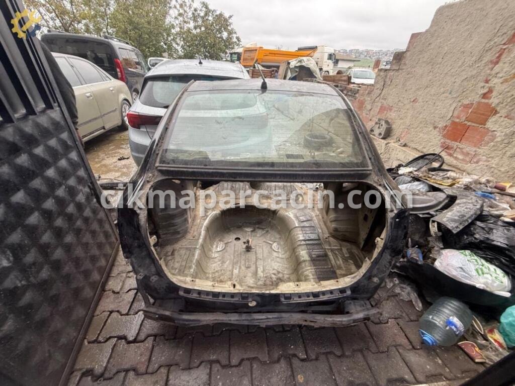 Hyundai Accent Komple Arka çıkma parça