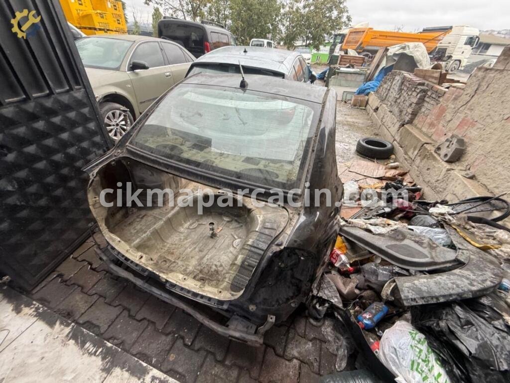 Hyundai Accent Komple Arka çıkma parça