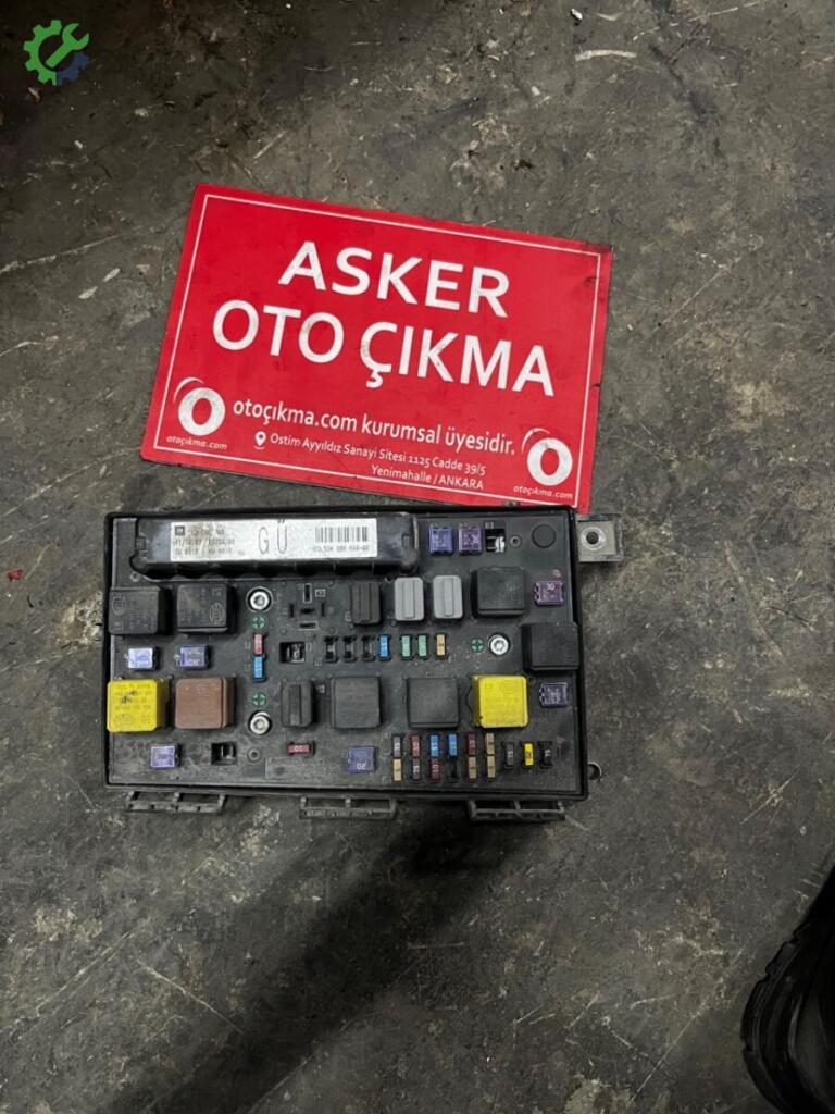 Opel Astra Sigorta Kutusu çıkma parça