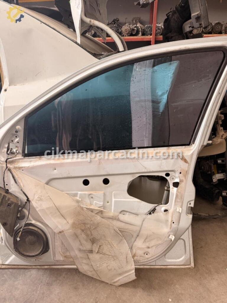 Opel Astra Sağ Ön Kapı çıkma parça