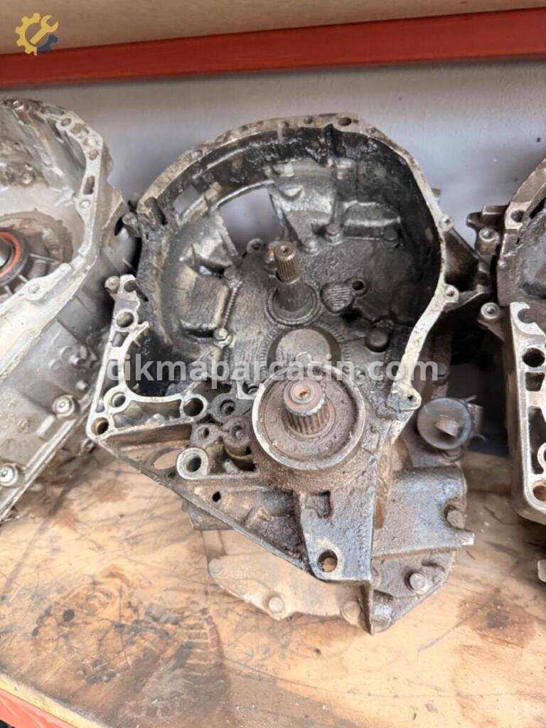 Renault R19 Şanzıman çıkma parça