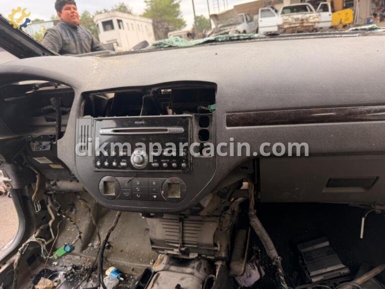 Ford C-Max Göğüs çıkma parça