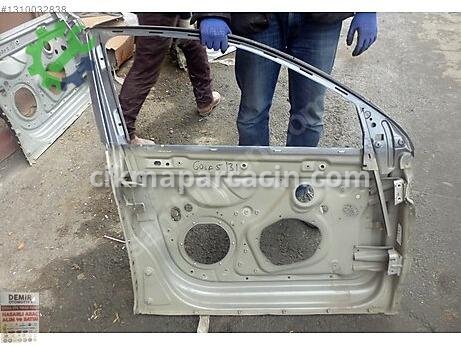 Volkswagen Jetta Sağ Ön Kapı çıkma parça