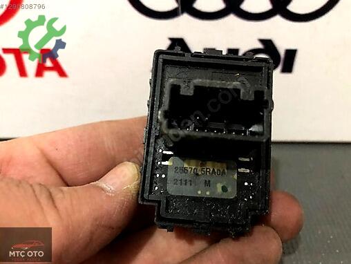 Nissan Micra Kontrol Düğmeleri 255705RA0A çıkma parça