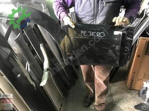PAJERO SAĞ SOL ARKA KAPI KAPLAMASI MİTSUBİSHİ ORJİNAL ÇIKMA