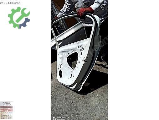 Volkswagen Passat Sağ Arka Kapı çıkma parça