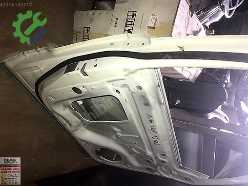 Audi Q3 Sol Ön Kapı çıkma parça