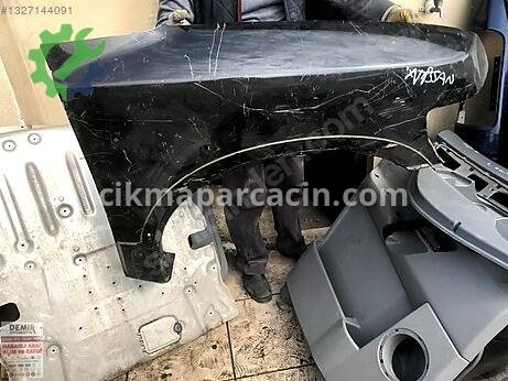 Infiniti QX Sağ Ön Çamurluk çıkma parça