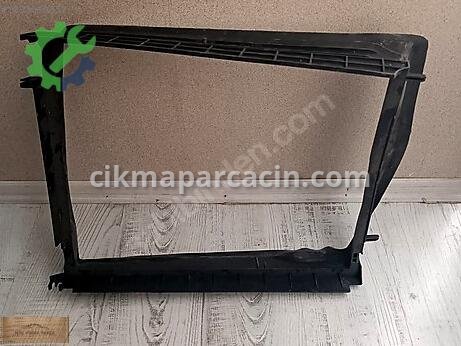 Renault Megane Radyatör çıkma parça