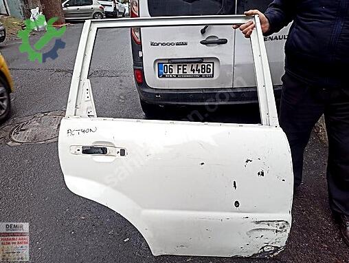 Ssangyong Rexton Sağ Kapı çıkma parça