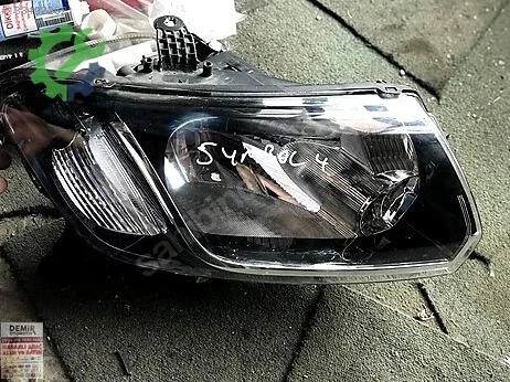 Dacia Sandero Far çıkma parça