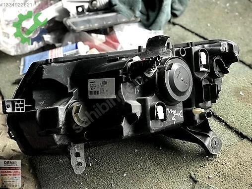 Dacia Sandero Far çıkma parça
