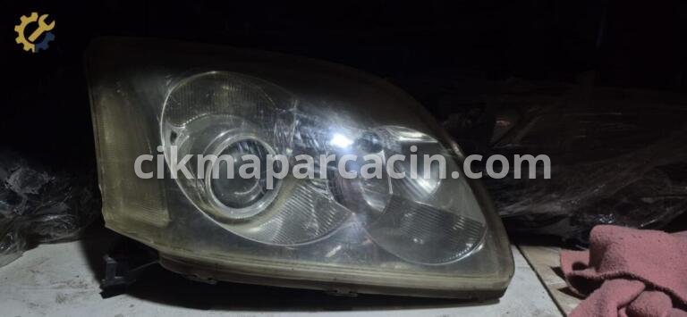 Toyota Avensis Far çıkma parça