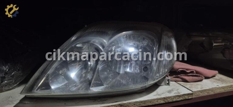 Toyota Corolla Far çıkma parça