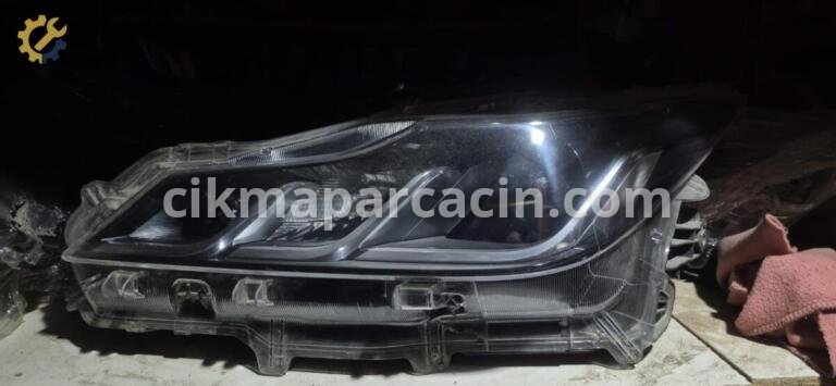 Toyota Corolla Far çıkma parça
