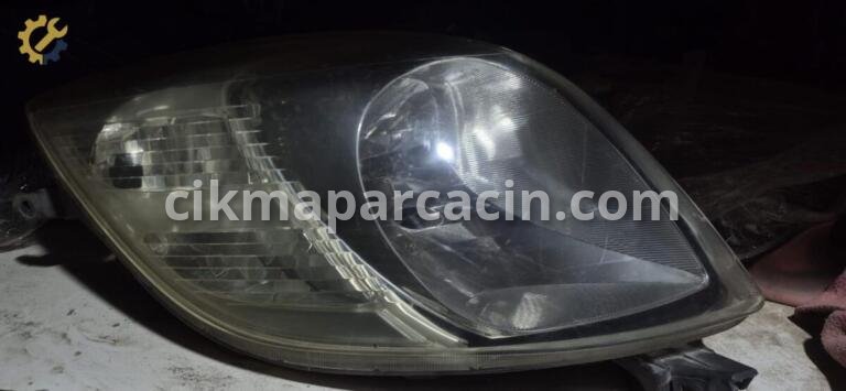 Toyota Yaris Far çıkma parça