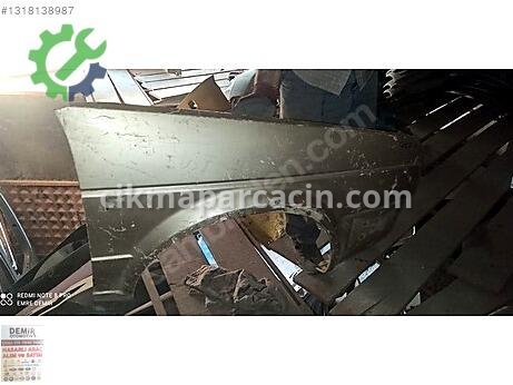 Volkswagen Vento Sağ Ön Çamurluk çıkma parça