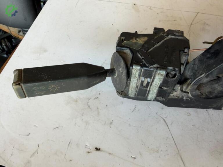 Renault R21 Sinyal Kolu çıkma parça