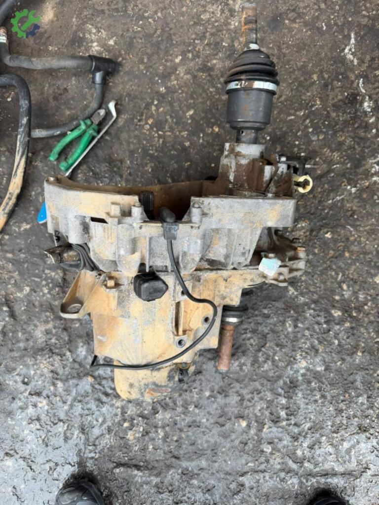 Renault R9 Şanzıman çıkma parça