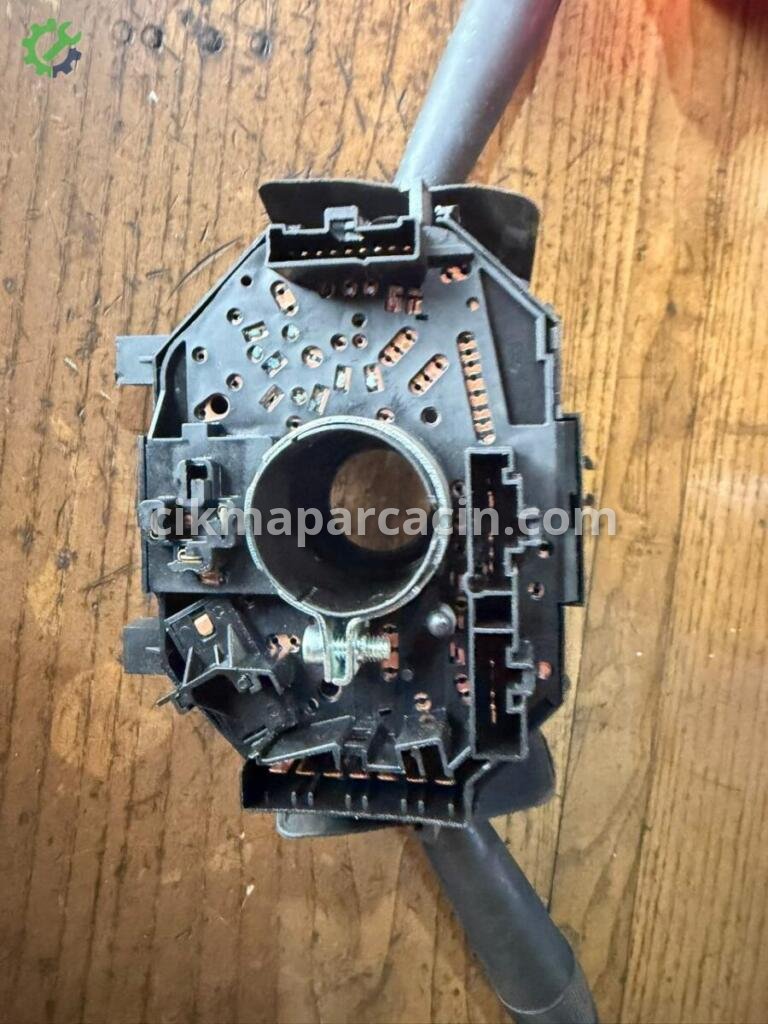 Fiat Siena Silecek Kolu 735290065 çıkma parça