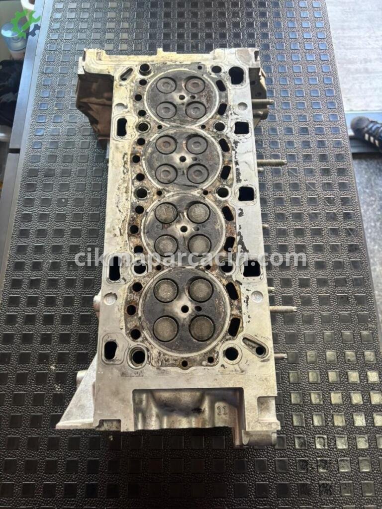 Mercedes-Benz C Serisi Silindir Kapak A6220102300 çıkma parça