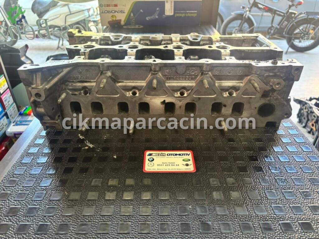 Mercedes-Benz C Serisi Silindir Kapak 110422959R çıkma parça