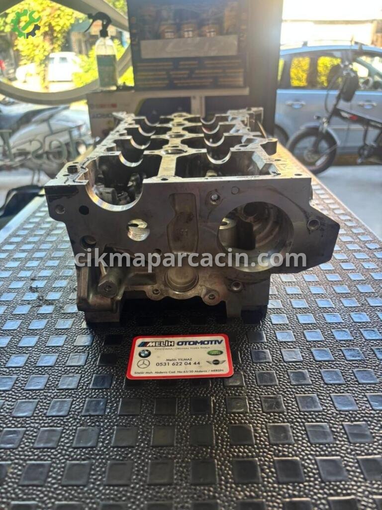 Mercedes-Benz C Serisi Silindir Kapak 110422959R çıkma parça