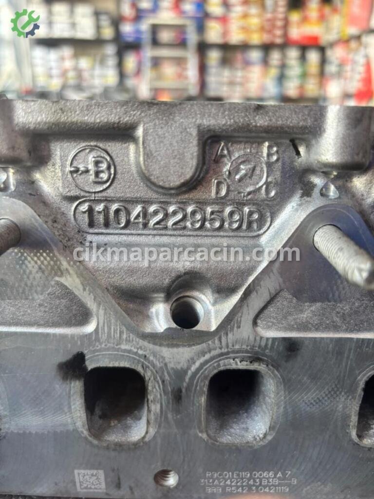 Mercedes-Benz C Serisi Silindir Kapak A6220102300 çıkma parça