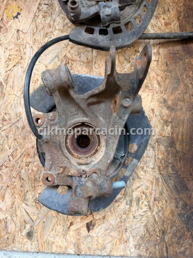 Audi Q7 Arka Taşıyıcı 7L8505435 çıkma parça