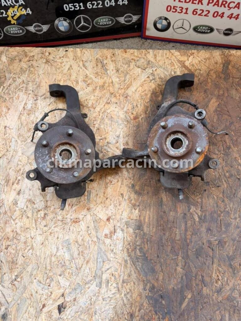 Jeep Cherokee Sol Ön Taşıyıcı 52088769AD çıkma parça