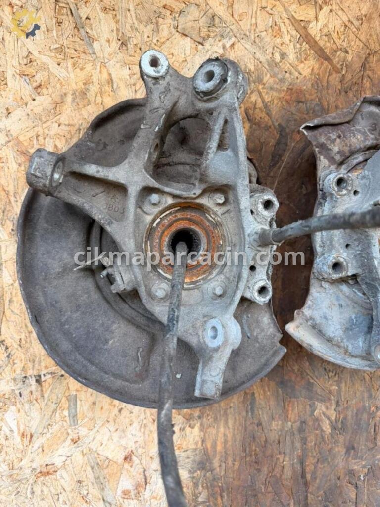 Mercedes-Benz E Serisi Taşıyıcı A2113508308 çıkma parça
