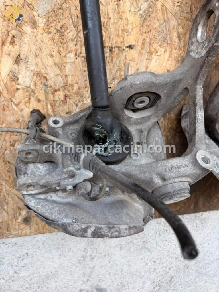 Audi A4 Arka Aks 8K0501203J çıkma parça