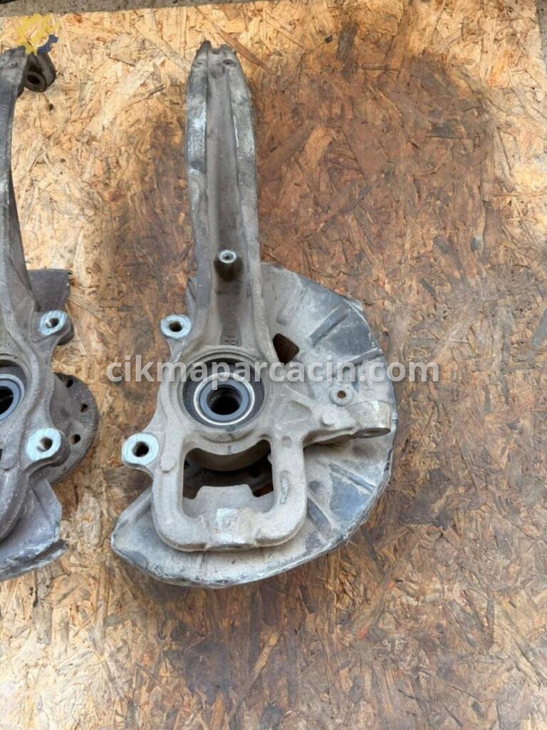 Audi Q7 Sağ Ön Taşıyıcı 7L0407258 çıkma parça