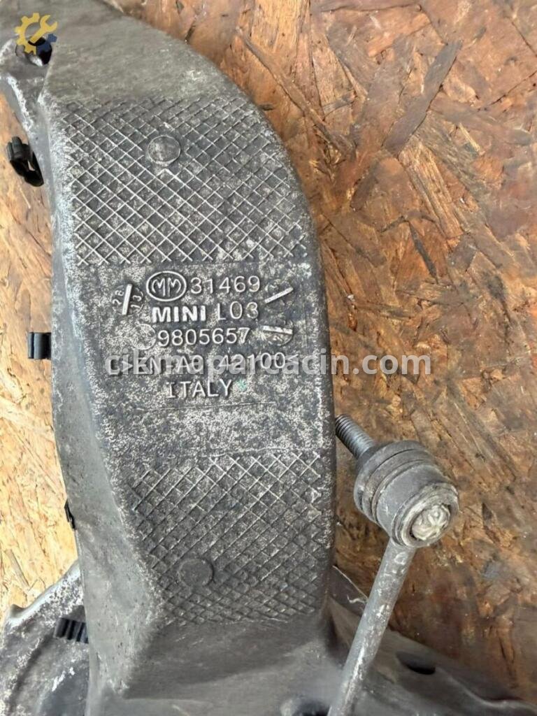Mini Cooper Arka Taşıyıcı 9805658 çıkma parça