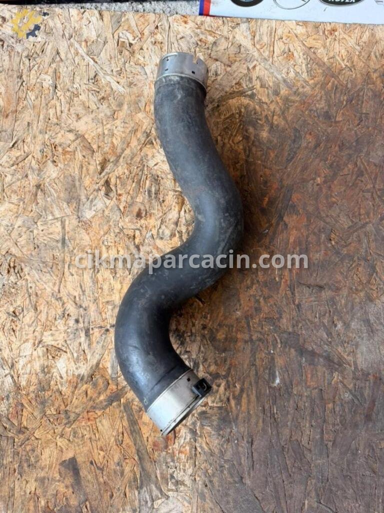BMW 3 Serisi Turbo Hortumu 8513849 çıkma parça