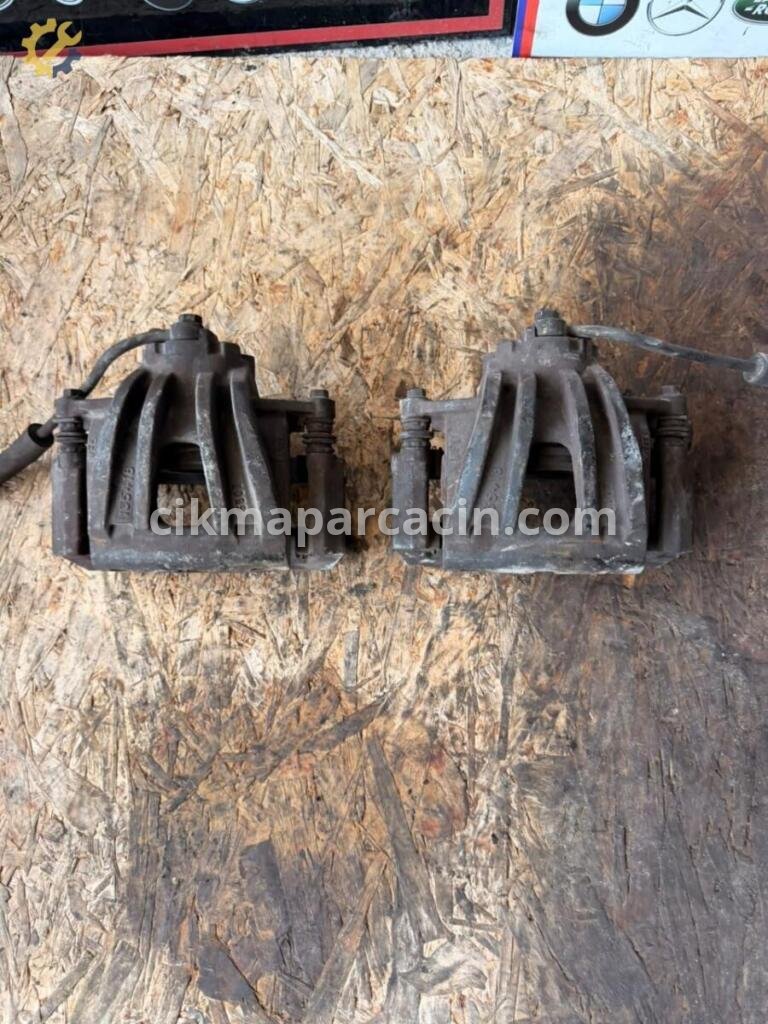 Jeep Cherokee Ön Kaliper çıkma parça