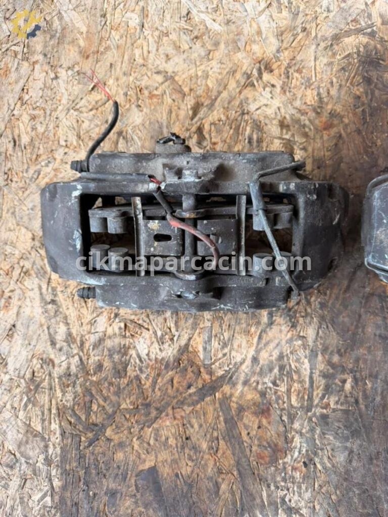 Audi Q7 Ön Kaliper 7L6615106BG çıkma parça