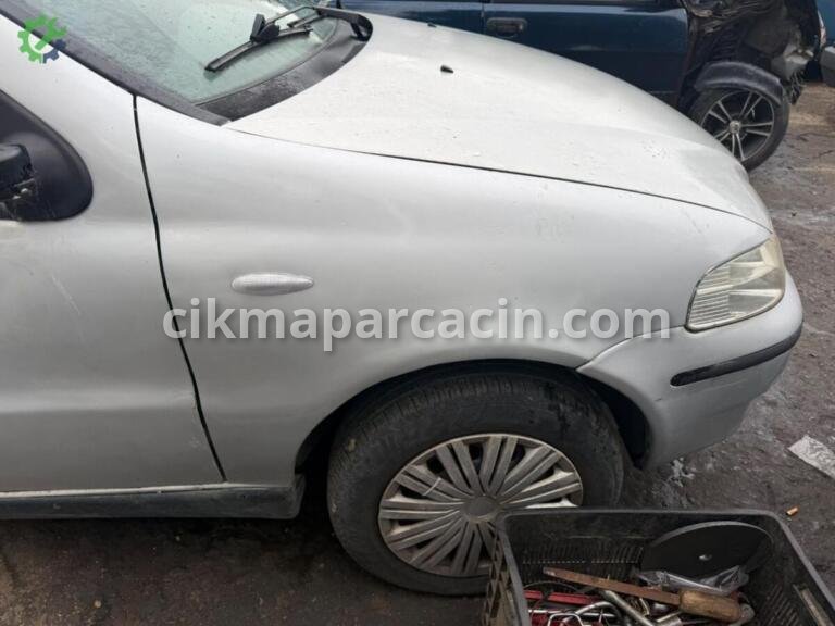 Fiat Palio Sağ Ön Çamurluk çıkma parça