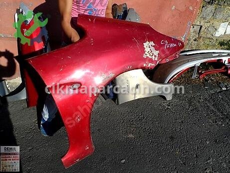 Citroen Xsara Sağ Ön Çamurluk çıkma parça