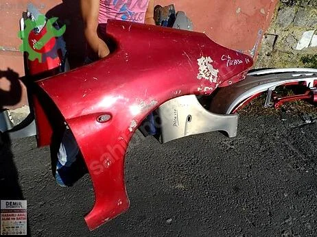 Citroen Xsara Sağ Ön Çamurluk çıkma parça