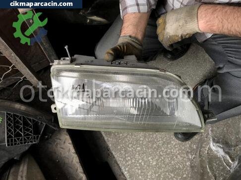 Toyota Corolla Far çıkma parça