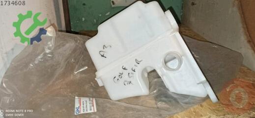 Audi A3 Silecek Suyu Deposu çıkma parça