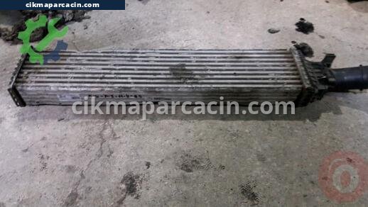 Audi A4 Intercooler Radyatörü çıkma parça