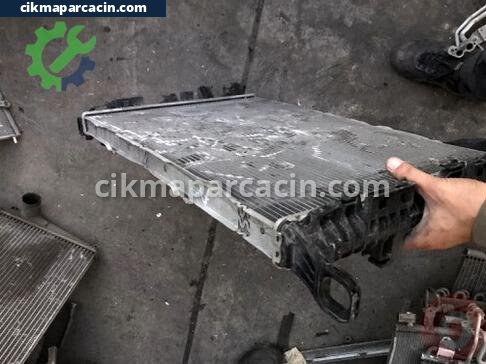Audi A8 Su Radyatörü çıkma parça