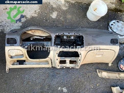 Hyundai Accent Torpido çıkma parça