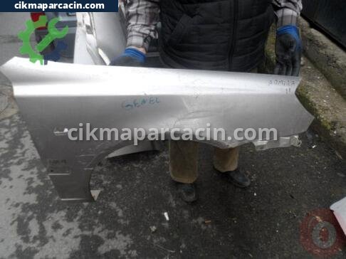 Hyundai Accent Sağ Ön Çamurluk çıkma parça